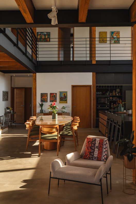 Boa Vista House / facury + guaja.cc + Thiago Bandeira Boa Vista House / facury + guaja.cc + Thiago Bandeira - Interior Photography, Wood, Chair, Table, Lighting