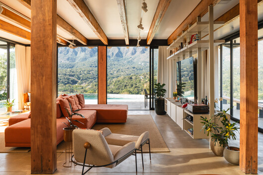 Boa Vista House / facury + guaja.cc + Thiago Bandeira Boa Vista House / facury + guaja.cc + Thiago Bandeira - Interior Photography, Living Room, Sofa, Wood, Table, Chair