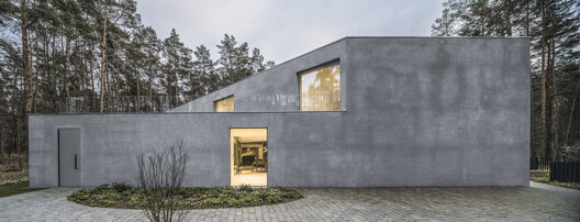 Trim House / Robert Konieczny + KWK Promes - Exterior Photography, Concrete