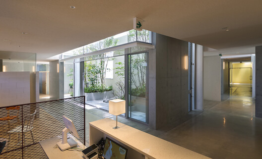 Obstetrics in Nanakuma / Yoshitaka Suzuki and Associates - Interior Photography, Glass