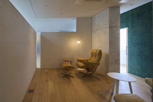 Obstetrics in Nanakuma / Yoshitaka Suzuki and Associates - Interior Photography, Wood, Chair