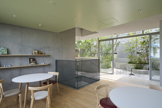 Obstetrics in Nanakuma / Yoshitaka Suzuki and Associates - Interior Photography, Glass, Chair