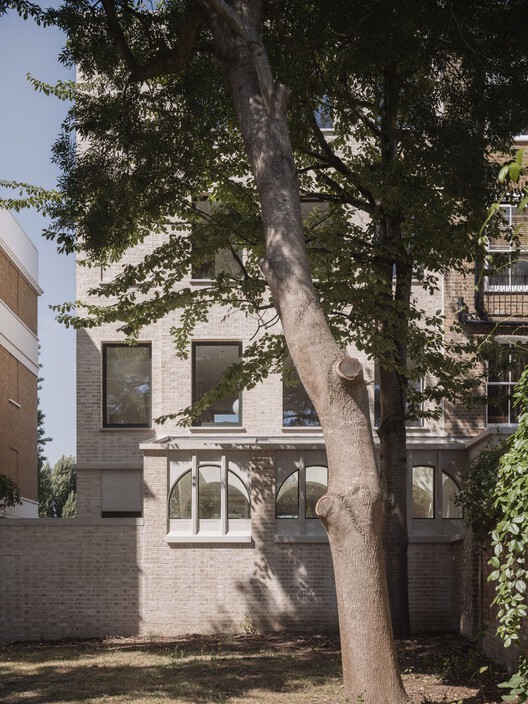 West London House  / Goldstein Heather - Exterior Photography, Brick, Concrete