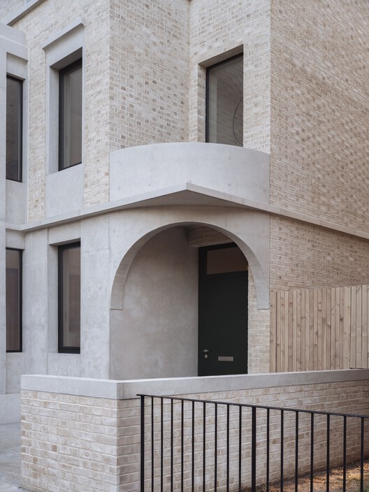 West London House  / Goldstein Heather - Interior Photography, Concrete