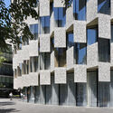 Tirana Architecture City Guide: Negotiating Identity Between Socialism and Urban Reinvention - Image 1 of 4