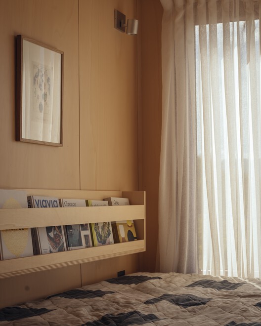 The Root Cabin / Kasawoo - Interior Photography, Wood, Lighting, Bedroom, Shelving, Bed