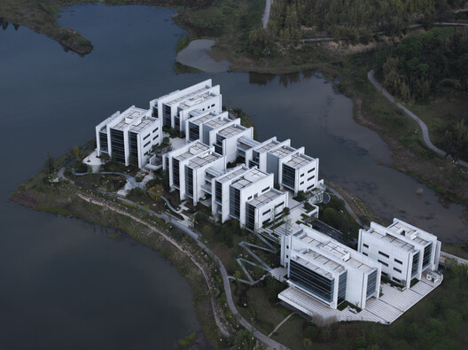 重庆涪陵慧谷湖科创小镇首开区 / 都设营造 - 建筑图, 滨水