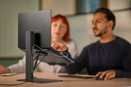 LANA: Ergonomic laptop stand that integrates into workspace design - Image 4 of 11