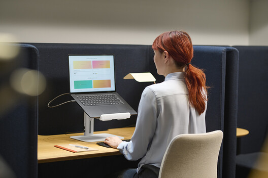 LANA: Ergonomic laptop stand that integrates into workspace design - Image 9 of 11