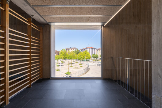 Altza Municipal Sports Center / Tabuenca & Leache + Chocarro & Herranz - Image 12 of 26
