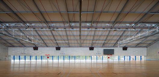 Altza Municipal Sports Center / Tabuenca & Leache + Chocarro & Herranz - Image 8 of 26