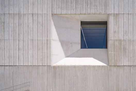 Altza Municipal Sports Center / Tabuenca & Leache + Chocarro & Herranz - Image 13 of 26