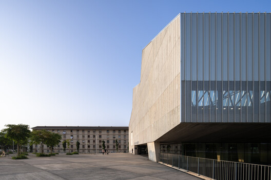 Altza Municipal Sports Center / Tabuenca & Leache + Chocarro & Herranz - Exterior Photography, Concrete
