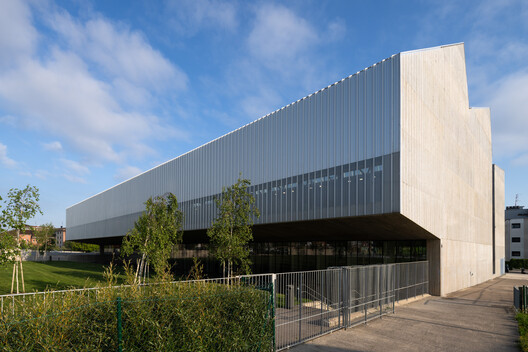 Altza Municipal Sports Center / Tabuenca & Leache + Chocarro & Herranz - Exterior Photography