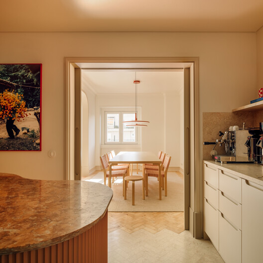 Apartamento en la Casa de la Moneda / Aurora Arquitectos Apartamento en la Casa de la Moneda / Aurora Arquitectos - Fotografía interior, Madera, Iluminación, Sillas, Encimera