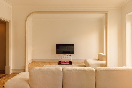 Apartamento en la Casa de la Moneda / Aurora Arquitectos Apartamento en la Casa de la Moneda / Aurora Arquitectos - Fotografía interior, Madera, Sillones