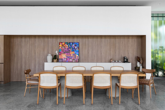 CS Residence / Fpoles Arquitetos CS Residence / Fpoles Arquitetos - Interior Photography, Dining room, Wood, Table, Chair