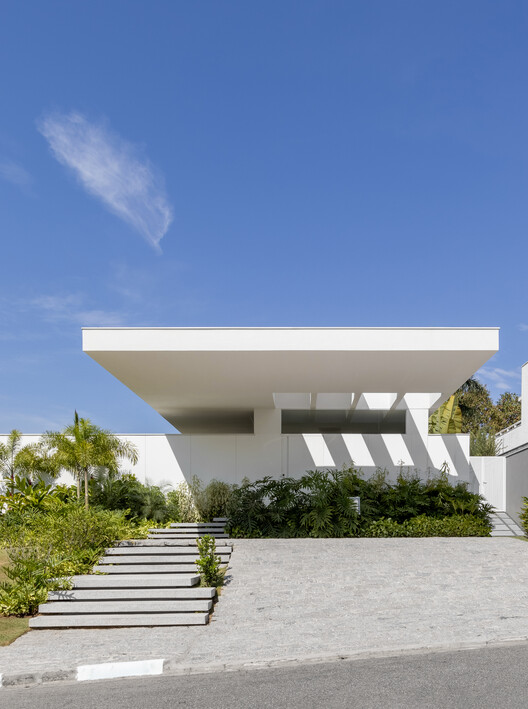 CS Residence / Fpoles Arquitetos CS Residence / Fpoles Arquitetos - Image 25 of 31