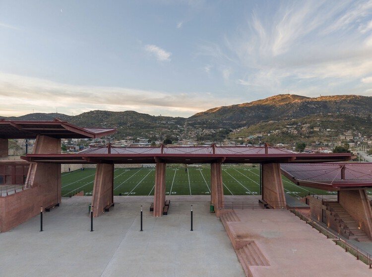 Centro Deportivo y Cultural El Mayab / Taller de Arquitectura Miguel Montor - Imagen 1 de 11