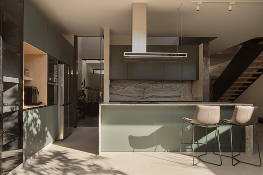 Rogelio House / Pepe Ramírez Rogelio House / Pepe Ramírez - Interior Photography, Kitchen, Wood, Countertop, Lighting, Chair, Glass