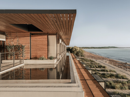 Dexamenes Seaside Hotel Extension / K-Studio Dexamenes Seaside Hotel Extension / K-Studio - Exterior Photography, Wood
