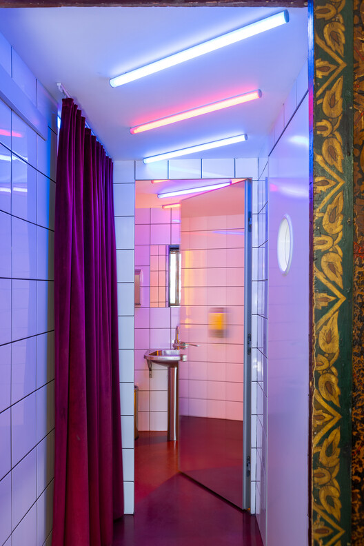 Lumen Coffee 1936 / snkh studio - Exterior Photography, Lighting