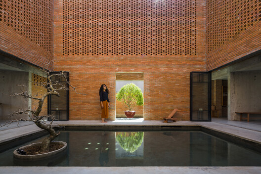 Jaali, Mashrabiya, Cobogó: The Lightest Skins in Architecture - Image 2 of 16