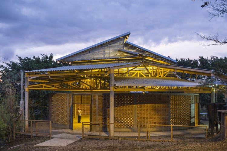 Jaali, Mashrabiya, Cobogó: The Lightest Skins in Architecture - Image 9 of 16