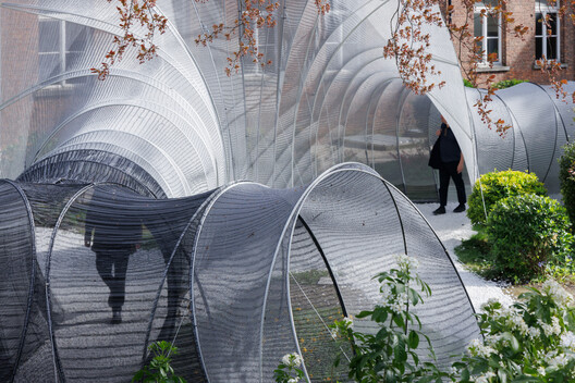 What Textiles and Translucency Bring to Public Space: 5 Lightweight Interventions What Textiles and Translucency Bring to Public Space: 5 Lightweight Interventions - Image 15 of 20