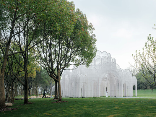 What Textiles and Translucency Bring to Public Space: 5 Lightweight Interventions What Textiles and Translucency Bring to Public Space: 5 Lightweight Interventions - Image 3 of 20