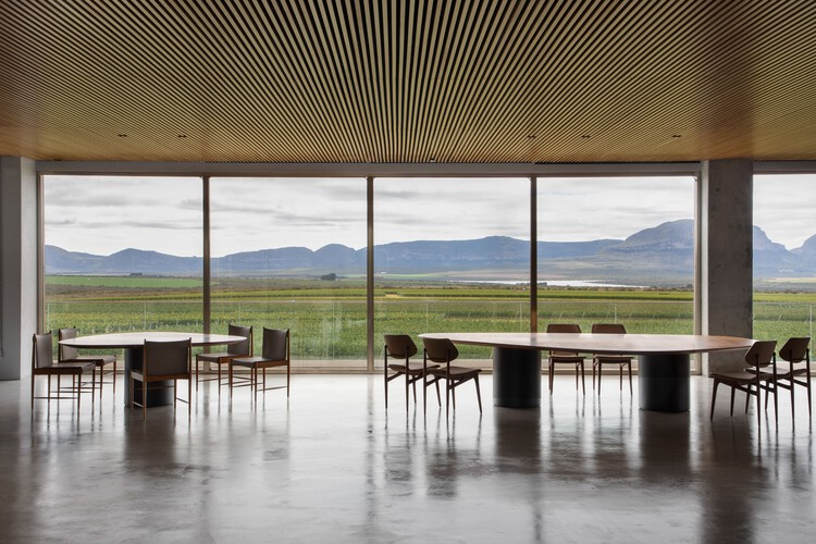 Vinícola UVVA  / GAM Arquitetos - Fotografia de Interiores, Vinícola, Cadeira