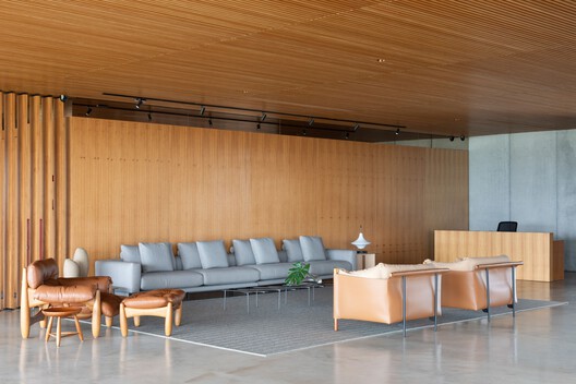 UVVA Winery / GAM Arquitetos UVVA Winery / GAM Arquitetos - Interior Photography, Living Room, Wood, Chair
