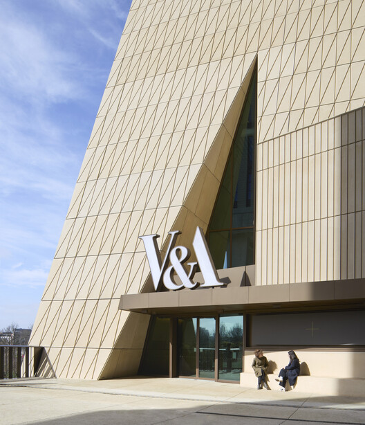 V&A East Museum by O’Donnell + Tuomey to Open in East London’s Cultural Quarter - More Images
