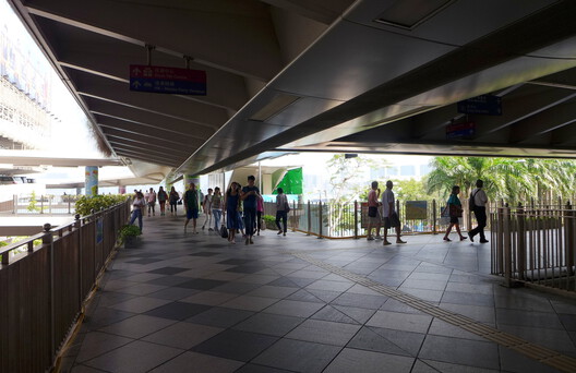 Beyond the Street: Climate, Commerce, and the Evolution of Hong Kong’s Elevated Networks - Image 18 of 22