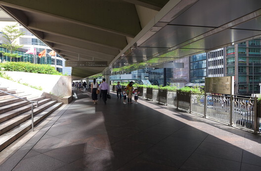 Beyond the Street: Climate, Commerce, and the Evolution of Hong Kong’s Elevated Networks - Image 22 of 22