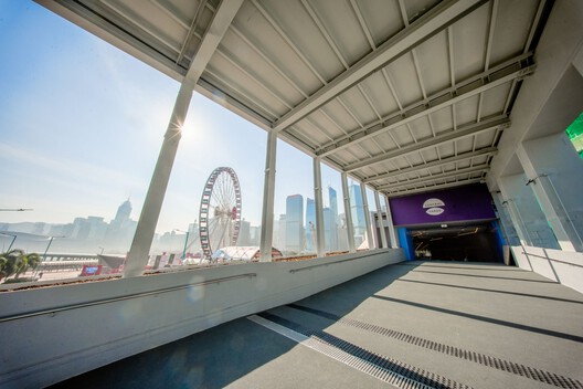 Beyond the Street: Climate, Commerce, and the Evolution of Hong Kong’s Elevated Networks - Image 2 of 22