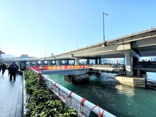Beyond the Street: Climate, Commerce, and the Evolution of Hong Kong’s Elevated Networks - Image 11 of 22