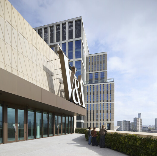 V&A East Museum by O’Donnell + Tuomey to Open in East London’s Cultural Quarter - Image 11 of 47