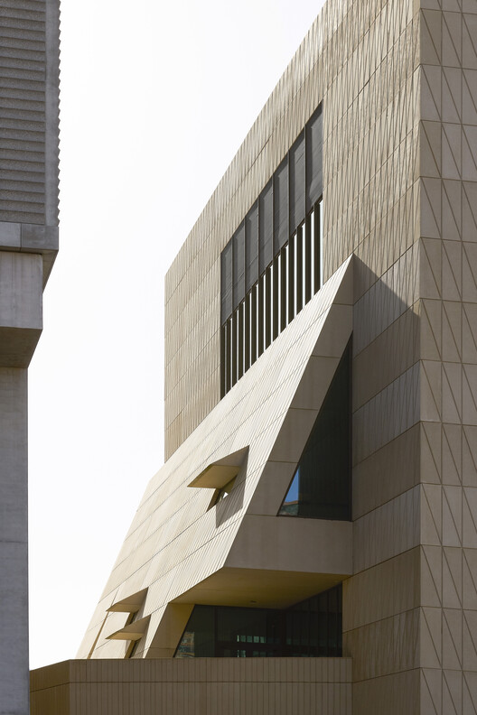 V&A East Museum by O’Donnell + Tuomey to Open in East London’s Cultural Quarter - Image 14 of 47