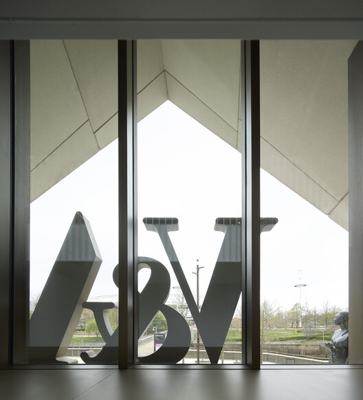 V&A East Museum by O’Donnell + Tuomey to Open in East London’s Cultural Quarter - Image 27 of 47