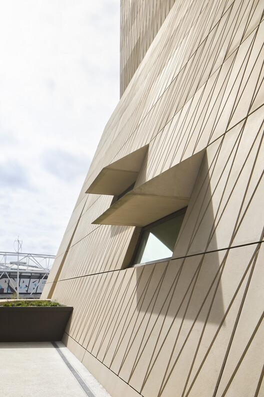 V&A East Museum by O’Donnell + Tuomey to Open in East London’s Cultural Quarter - Image 15 of 47