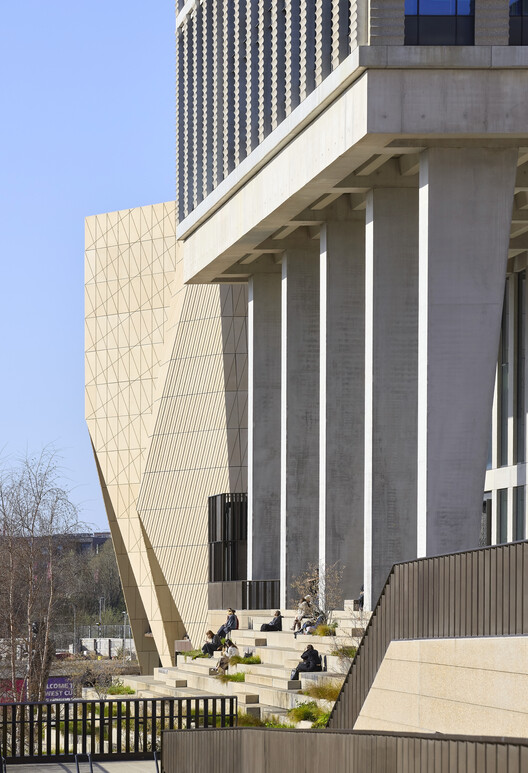 V&A East Museum by O’Donnell + Tuomey to Open in East London’s Cultural Quarter - Image 12 of 47