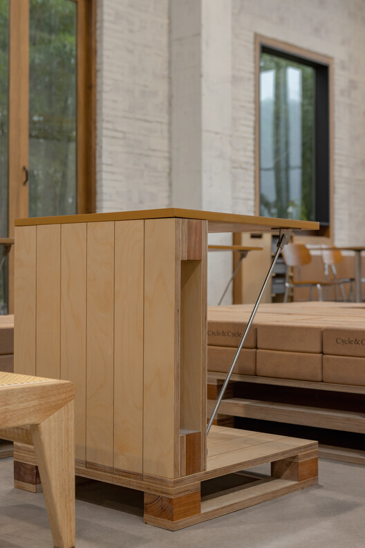 Cycle&Cycle Stone-oven Bakery Restaurant / Tens Atelier + FANAF - Interior Photography, Wood