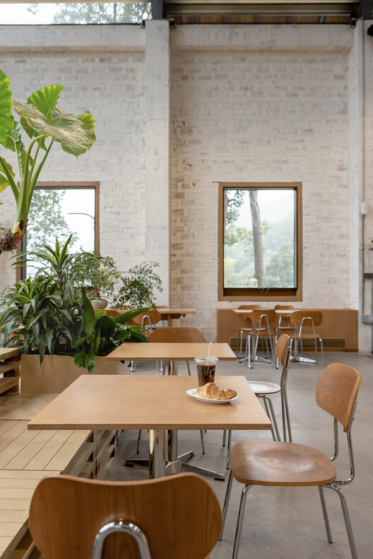 Cycle&Cycle Stone-oven Bakery Restaurant / Tens Atelier + FANAF - Interior Photography, Dining room, Table, Chair