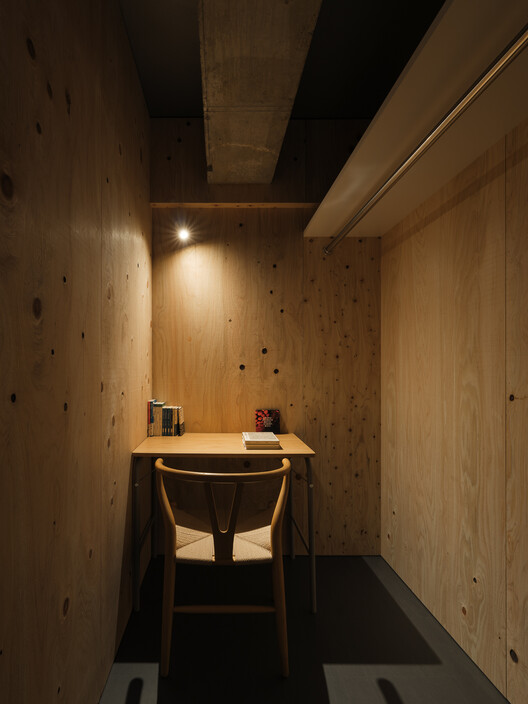 Six-Grid House in Osaka / Atelier 405 - Interior Photography, Wood