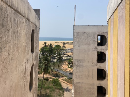 Hôtel de la Paix: An Alternative Approach to Modern Heritage in Togo - Image 9 of 20