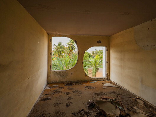 Hôtel de la Paix: An Alternative Approach to Modern Heritage in Togo - Image 8 of 20