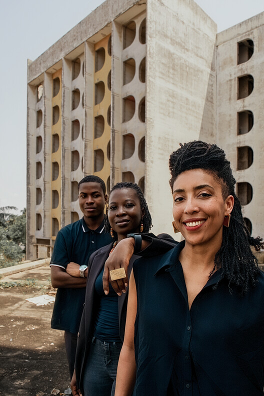 Hôtel de la Paix: An Alternative Approach to Modern Heritage in Togo - Image 6 of 20