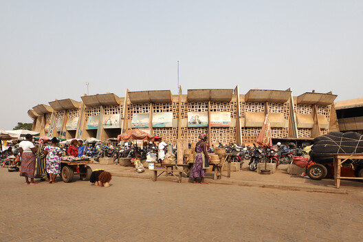 Hôtel de la Paix: An Alternative Approach to Modern Heritage in Togo - Image 16 of 20