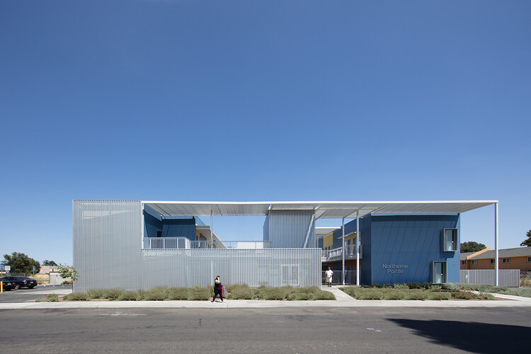 Northview Point Apartments / Brooks Scarpa Huber - Apartments
